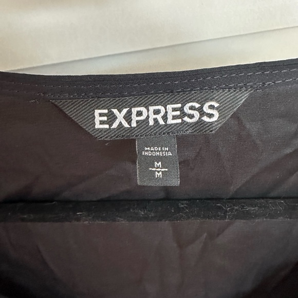 Express blouse. - Picture 2 of 3